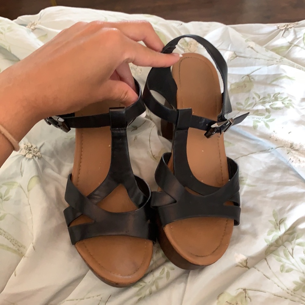 ❌SOLD❌ Barely worn Open Toe Strappy Platform Heels! - Picture 4 of 10
